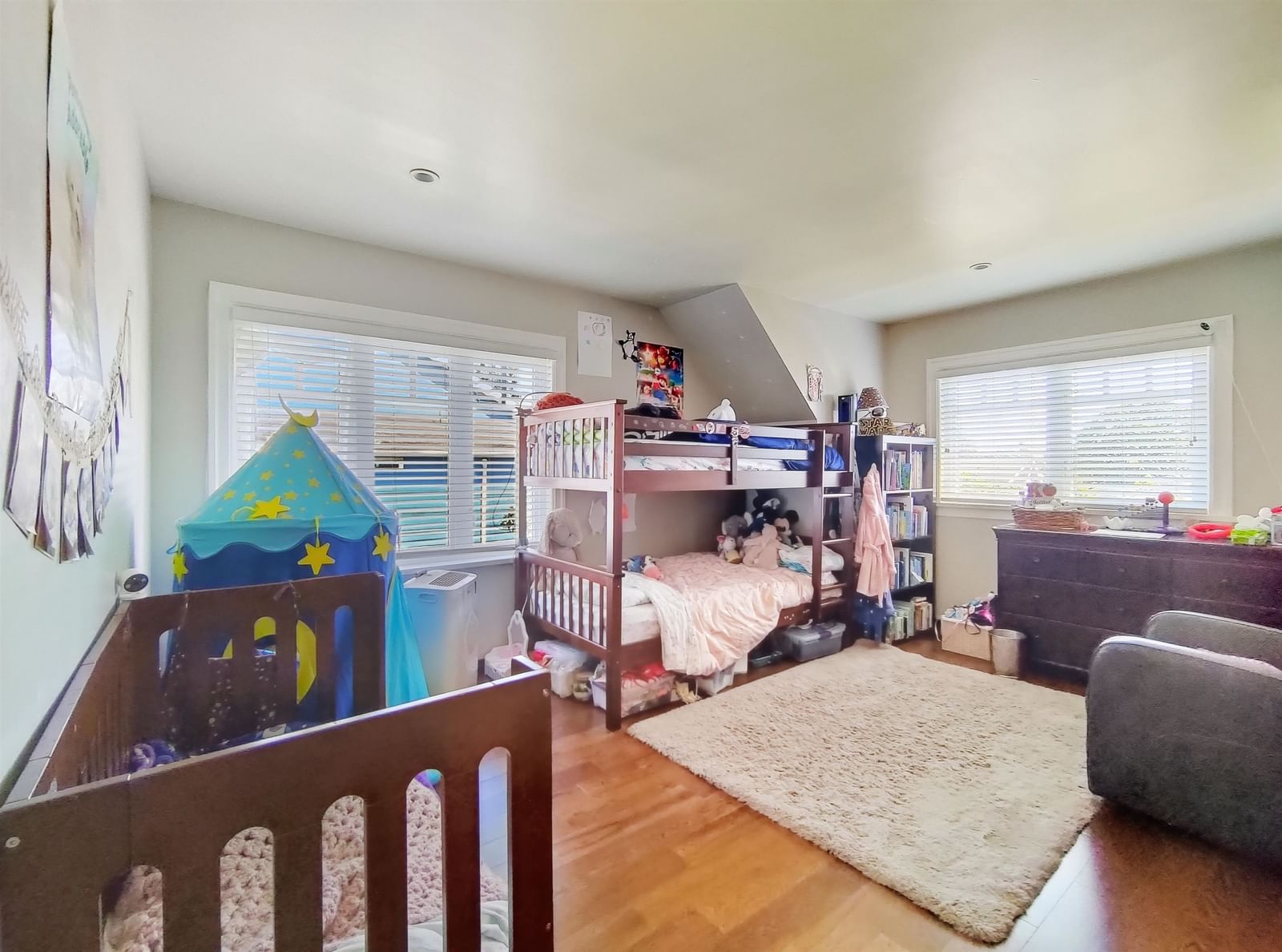 Listing Image 14