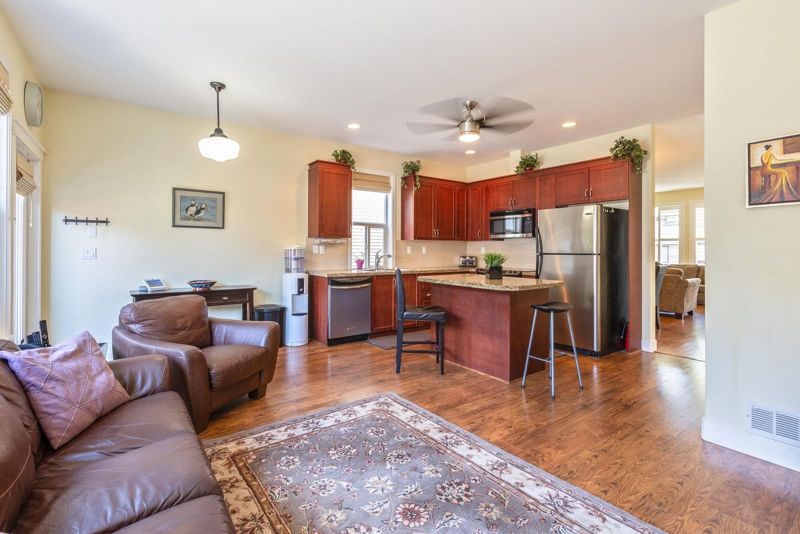 Listing Image 9