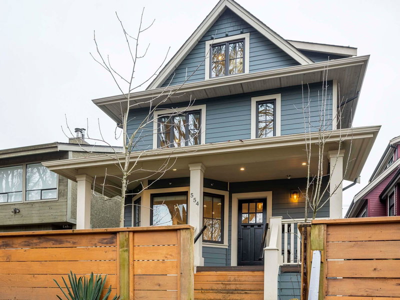 554 10th Avenue E, Vancouver, British Columbia