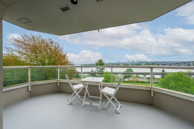 305 - 69 Jamieson Court