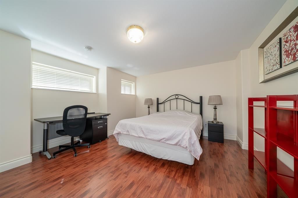 Listing Image 26