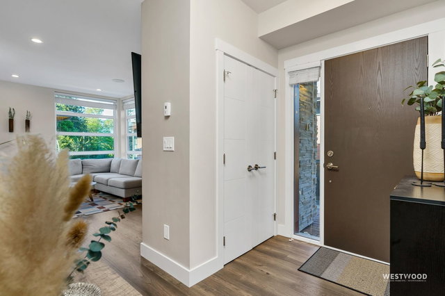 14 - 70 Seaview Drive
