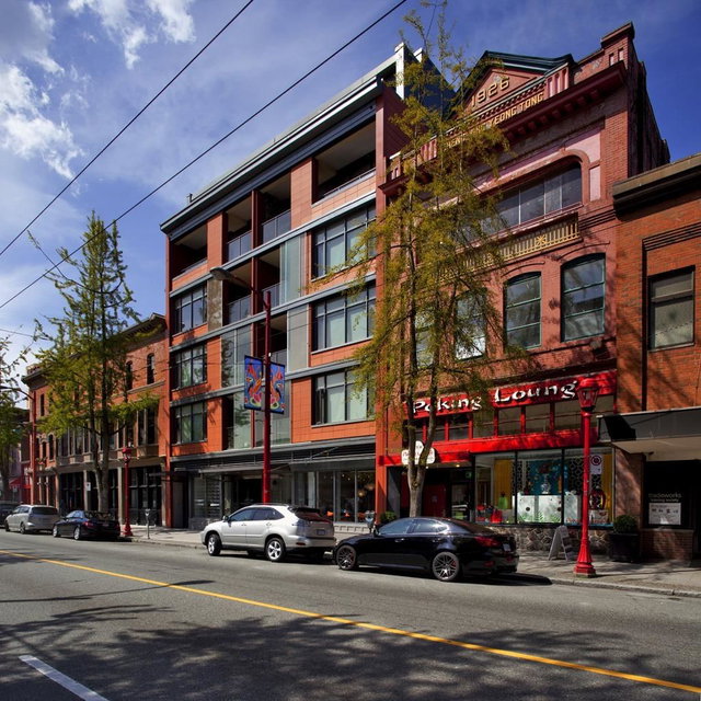 403 - 71 Pender Street E