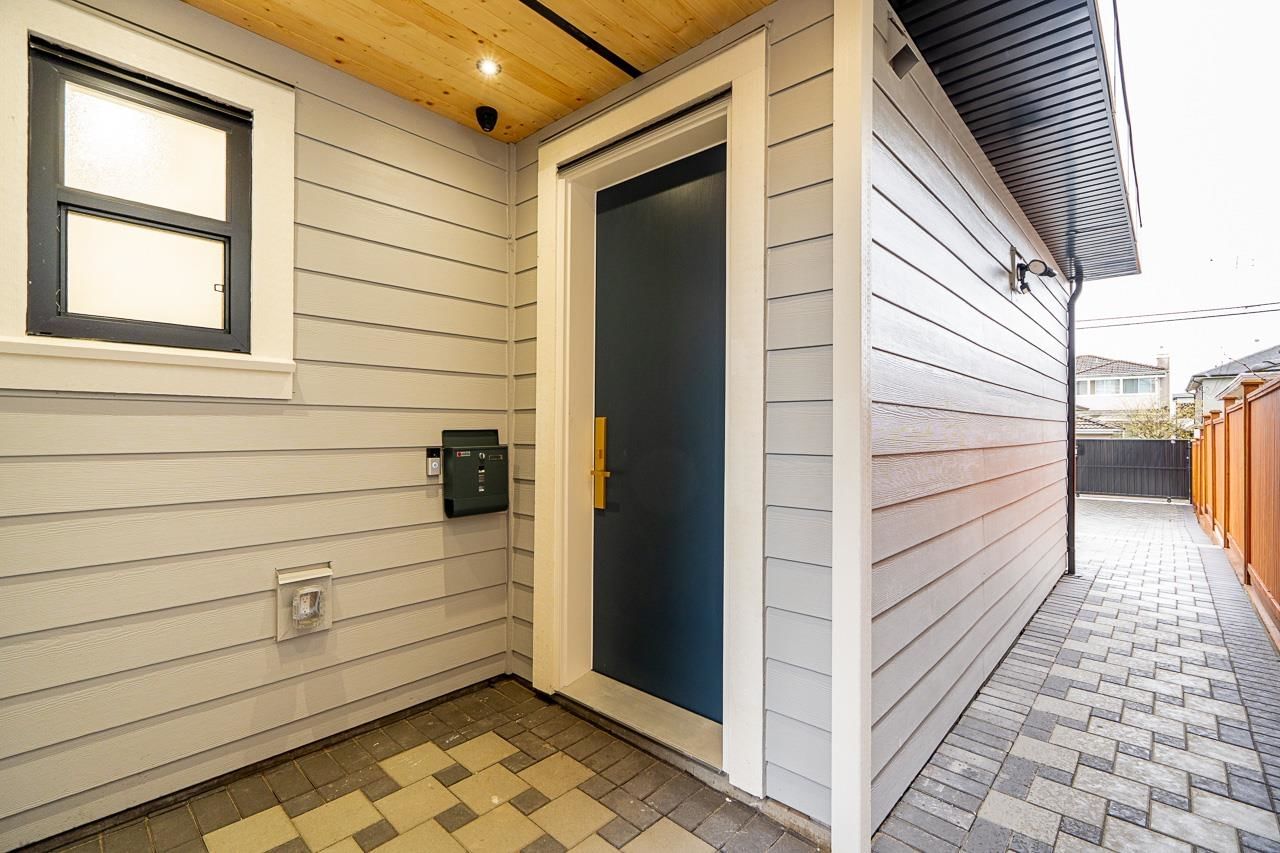 Listing Image 12