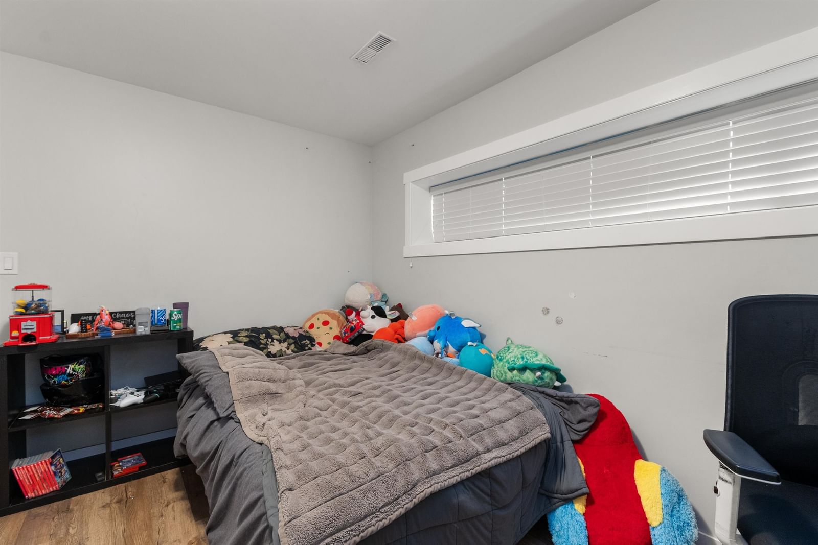 Listing Image 17