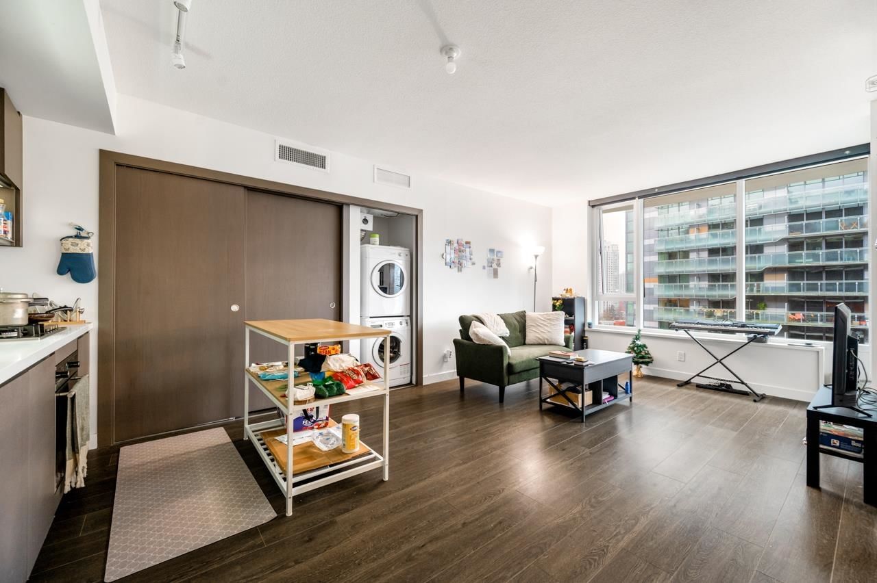 Listing Image 11