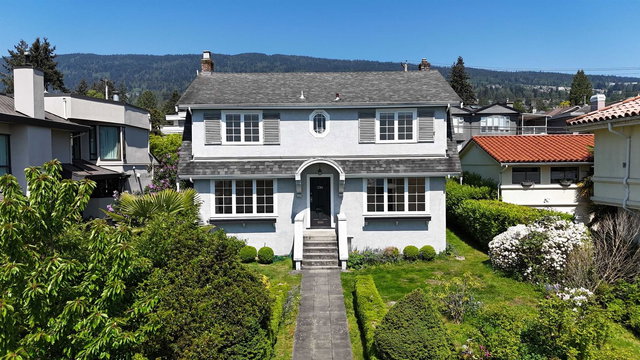 2361 Bellevue Avenue