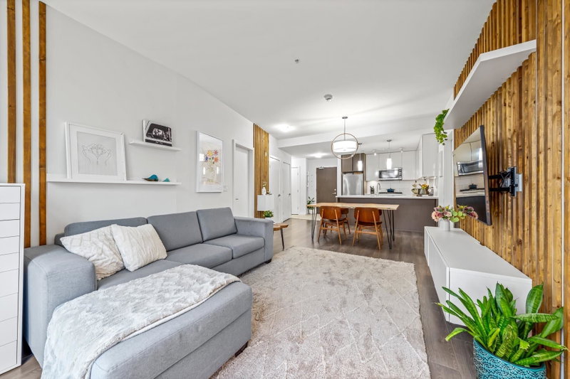 328 - 22 Royal Avenue E