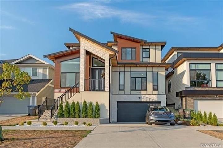 16759 18 Avenue, Surrey, British Columbia