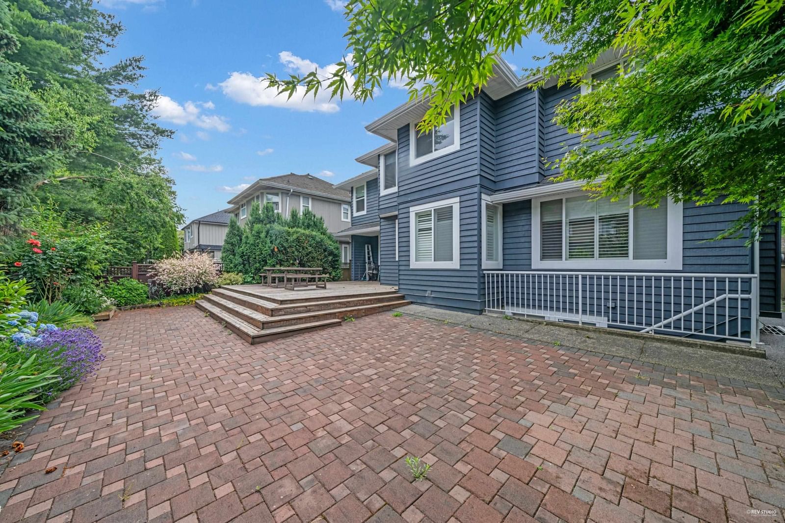 Listing Image 4