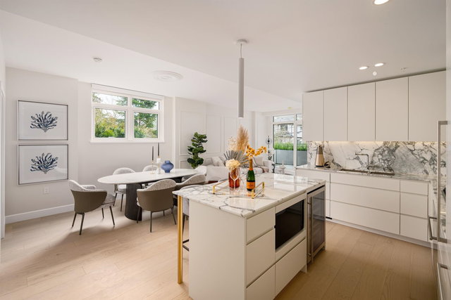 202 - 3668 10th Avenue W
