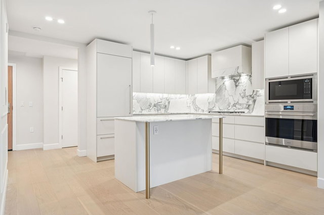304 - 3668 10th Avenue W