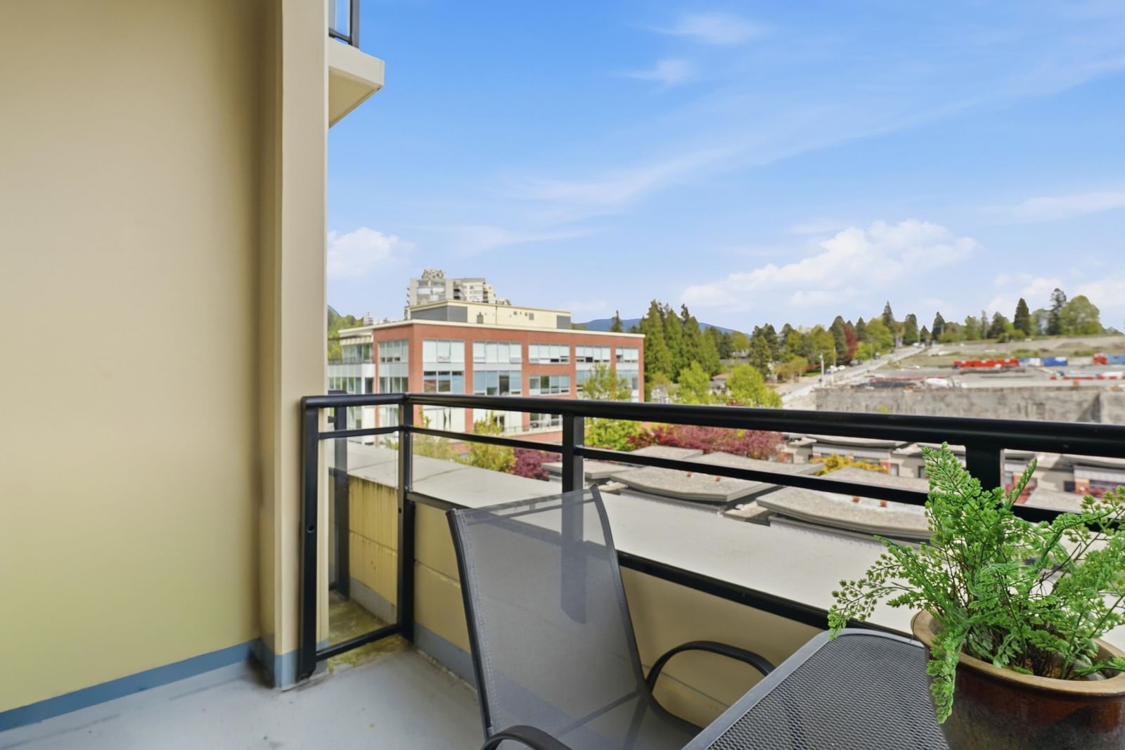 Listing Image 15