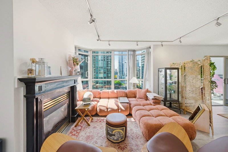 867 Hamilton Street #1705, Vancouver, British Columbia