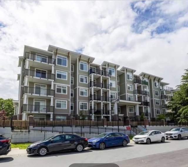 211 - 20696 Eastleigh Crescent