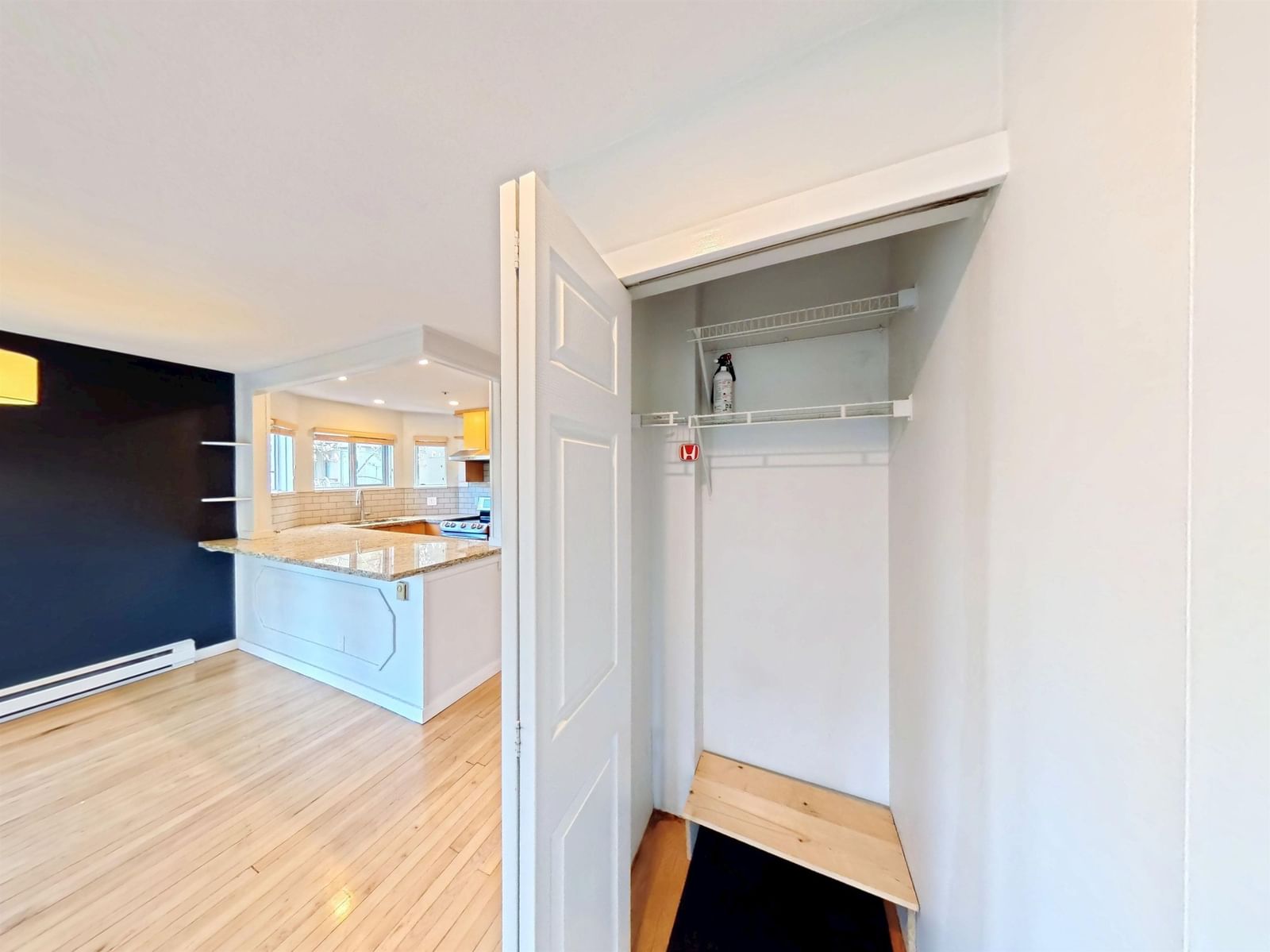 Listing Image 15