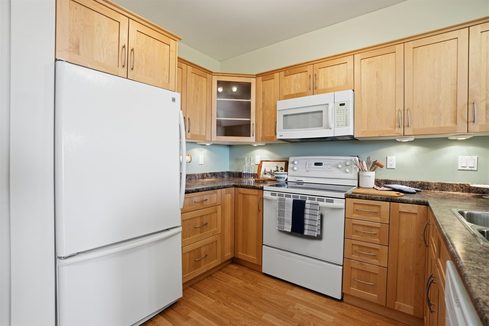 Listing Image 12