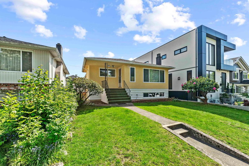 2666 Waverley Avenue, Vancouver, British Columbia