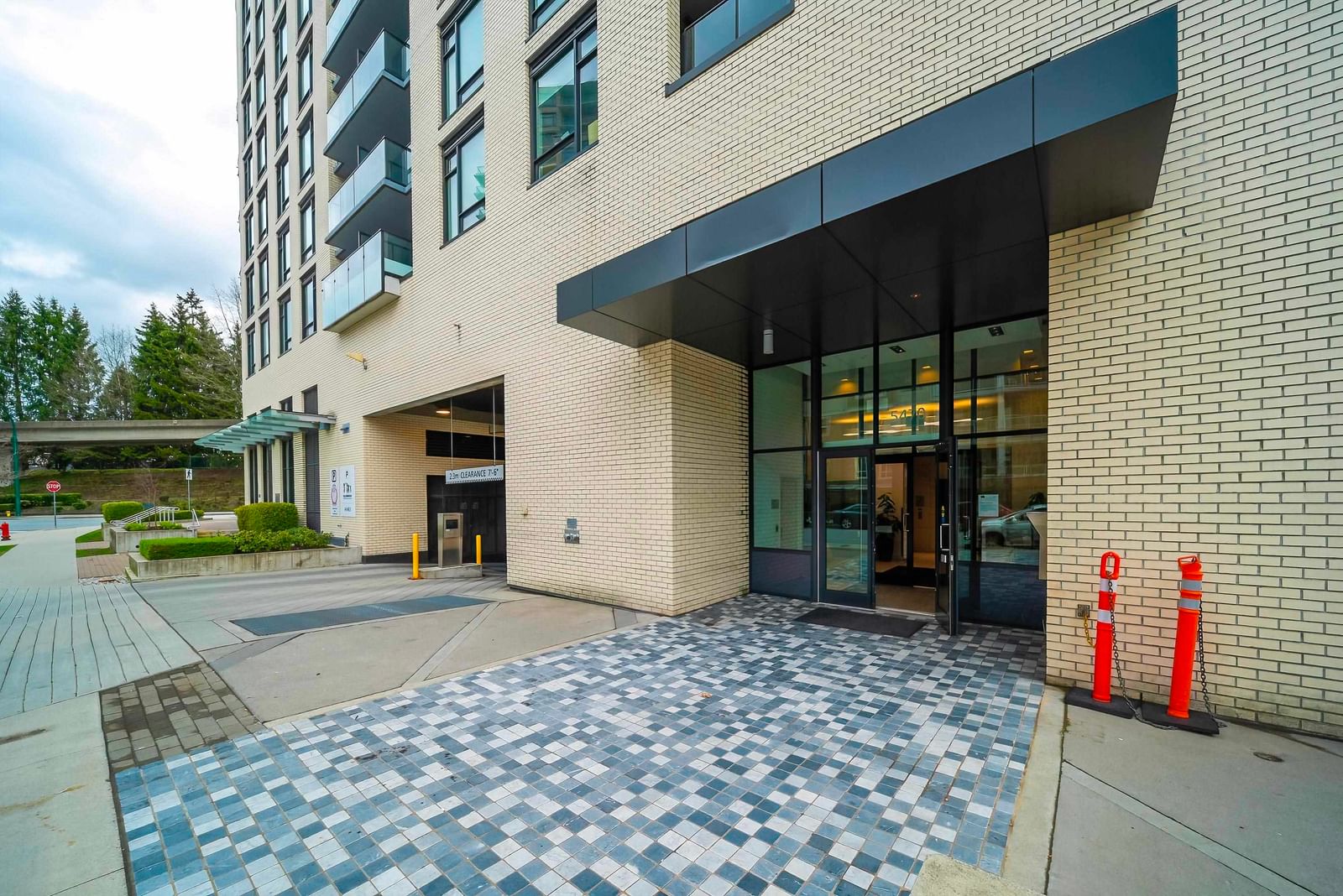 Listing Image 20