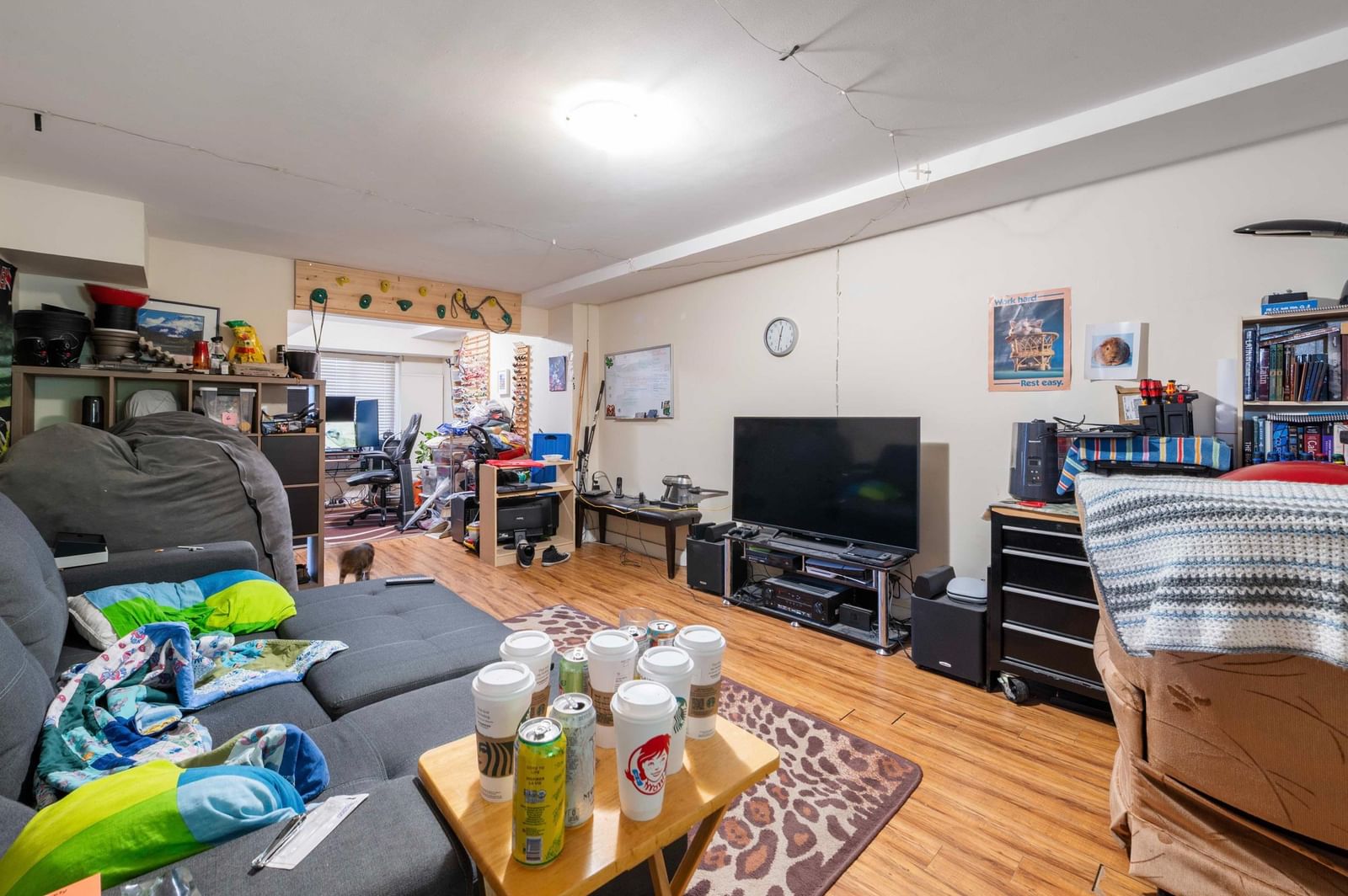 Listing Image 9