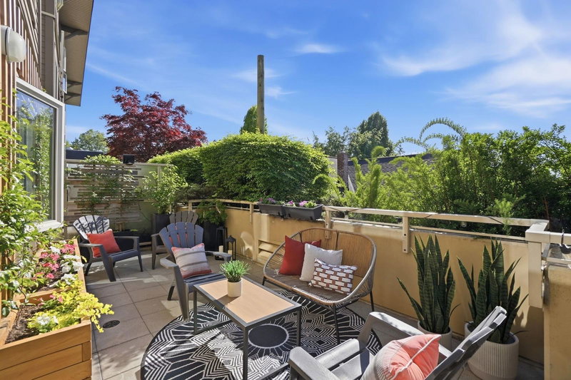 1689 13th Avenue E #203, Vancouver, British Columbia