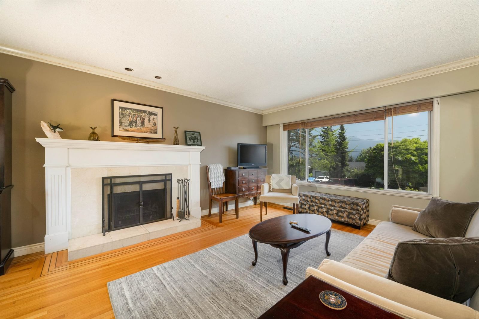 Listing Image 5