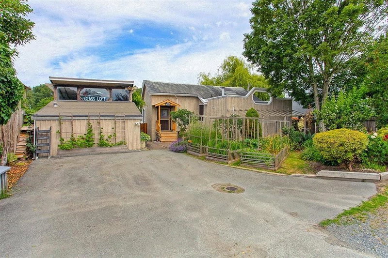 4525 River Road W