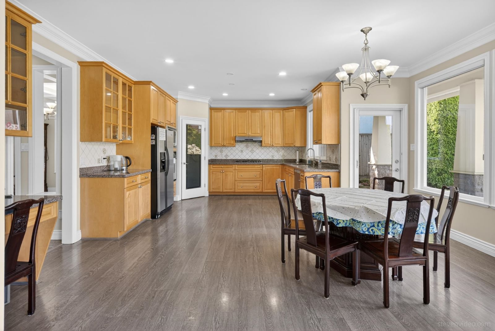 Listing Image 12