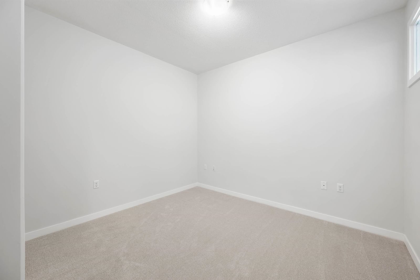Listing Image 26