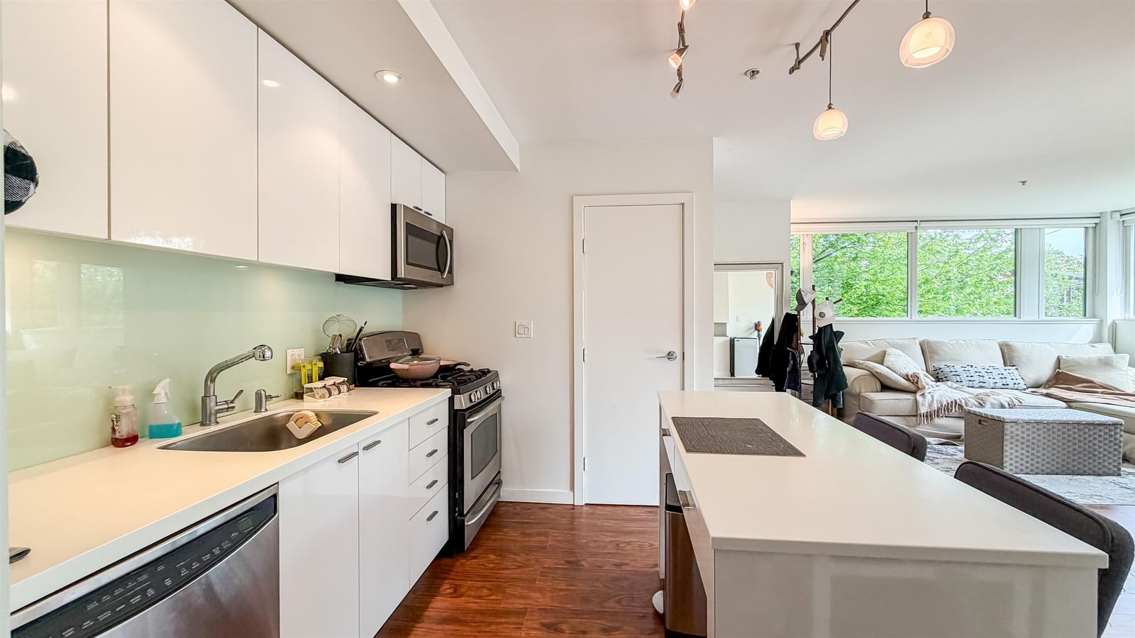 Listing Image 13