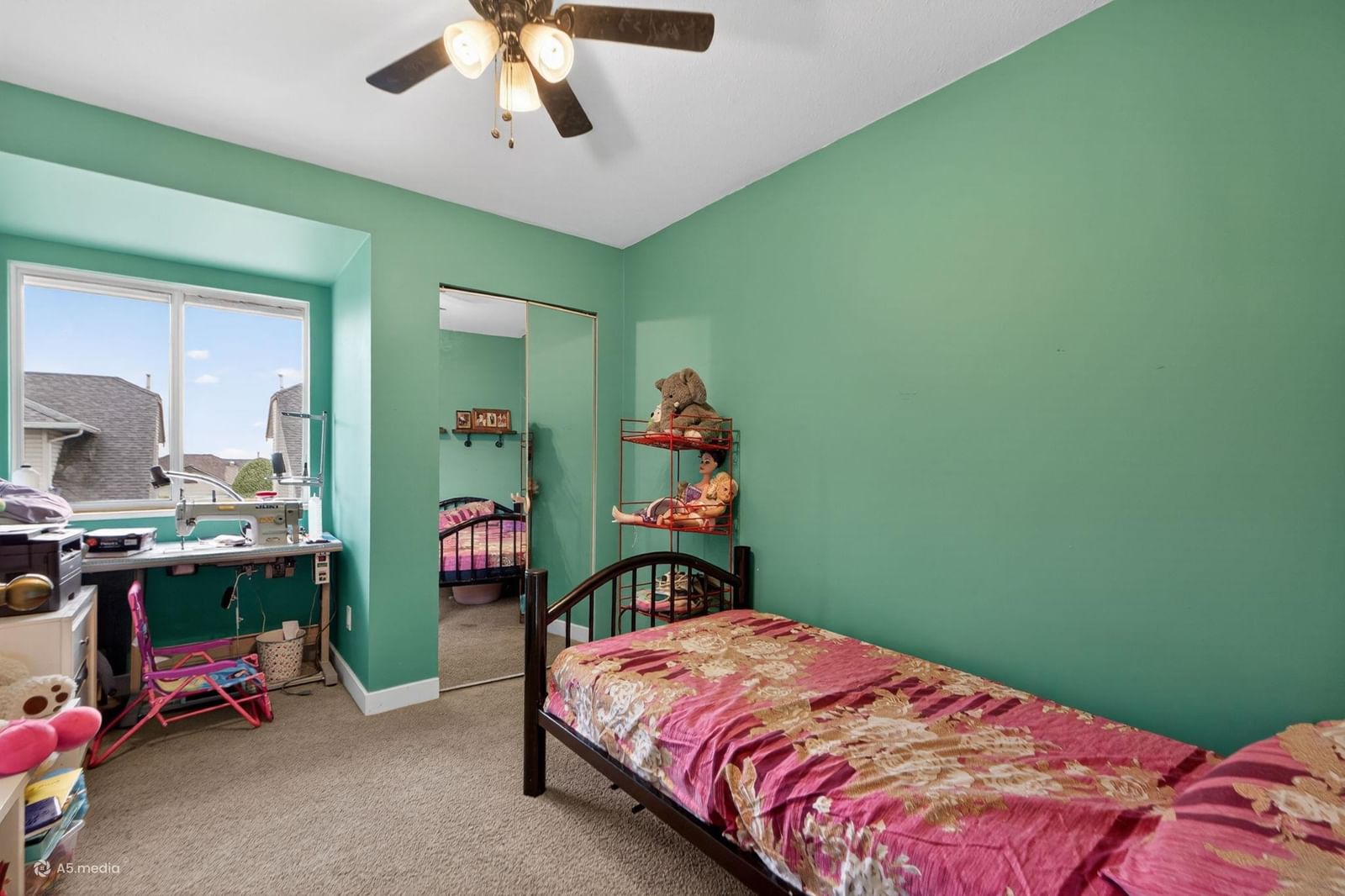 Listing Image 12