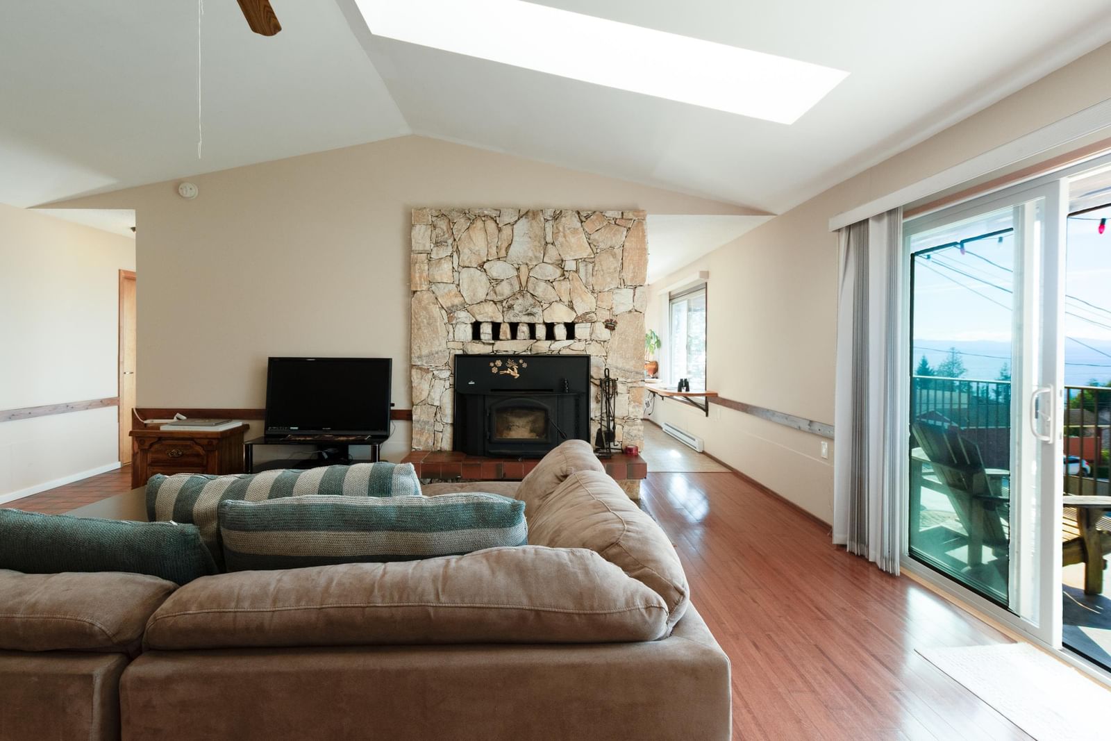 Listing Image 8