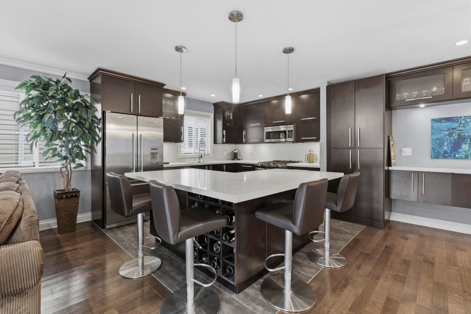 Listing Image 10