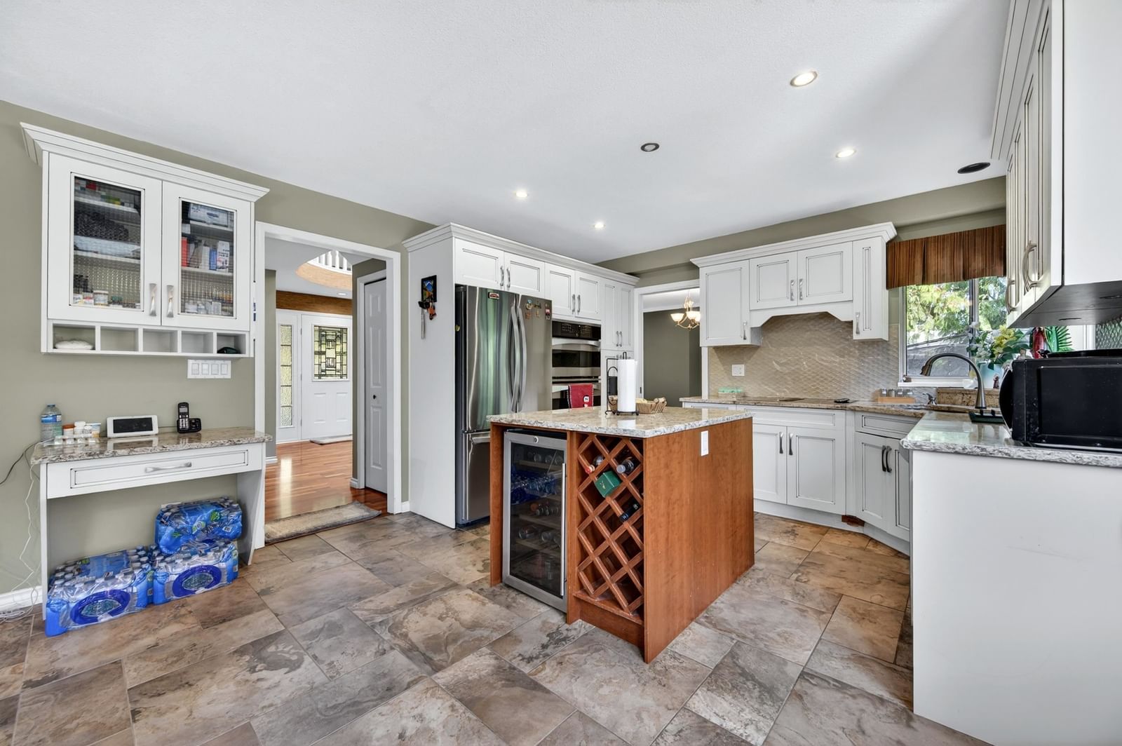 Listing Image 13