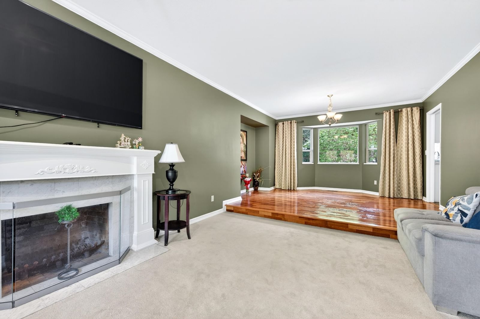 Listing Image 8