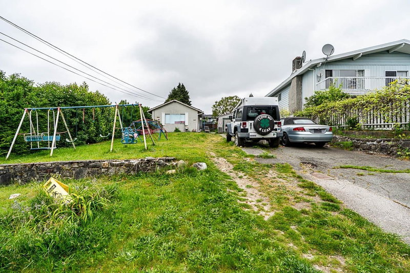 2233 Edinburgh Street, New Westminster, British Columbia