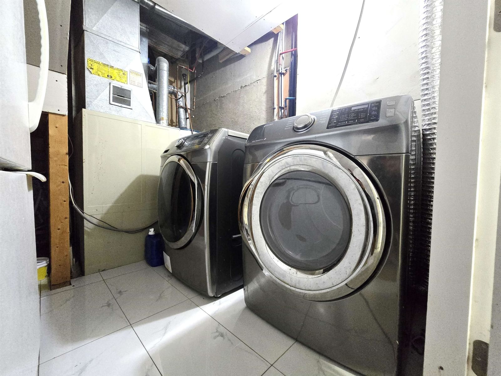 Listing Image 22