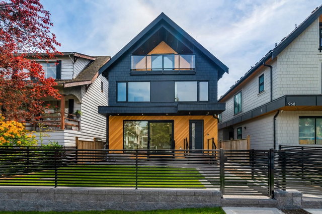 1 - 950 W 17th