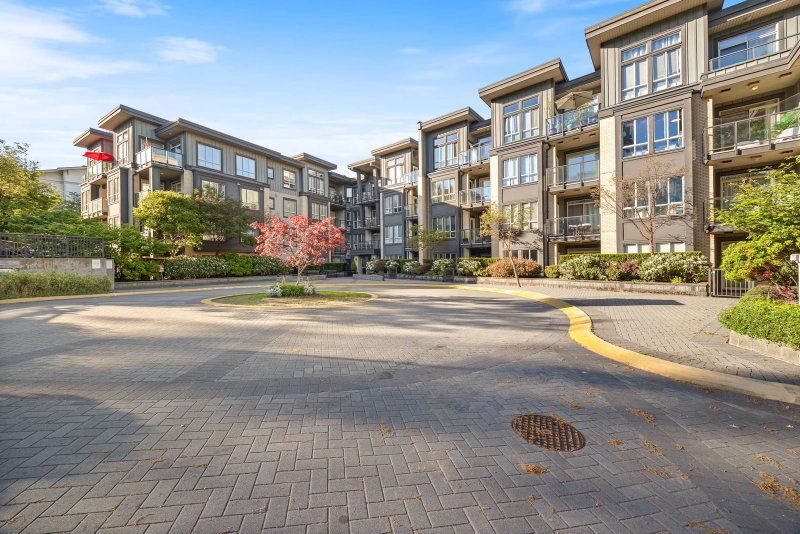 304 - 225 Francis Way
