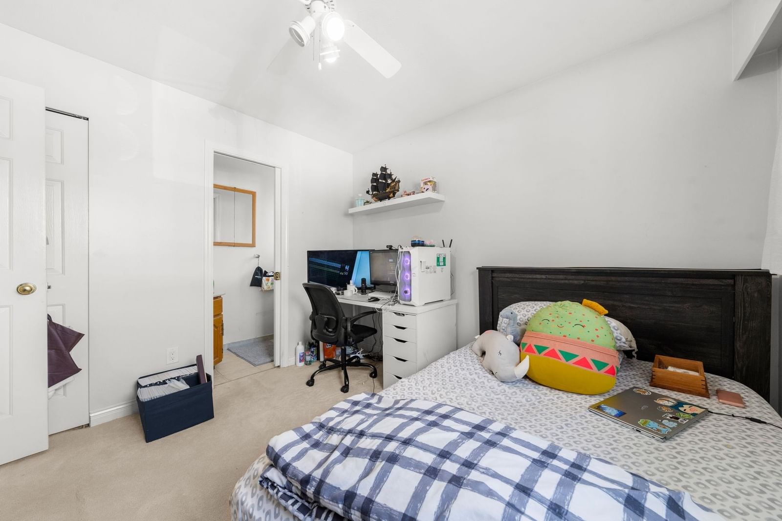 Listing Image 32