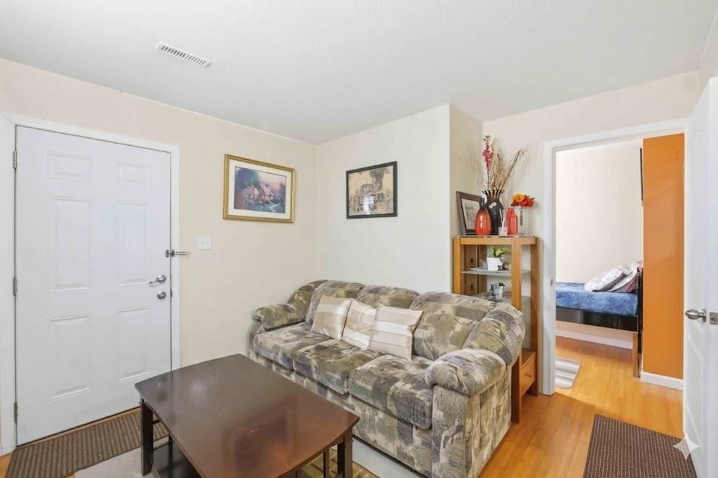 Listing Image 28