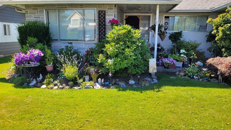 8561 Broadway Street, Chilliwack, British Columbia