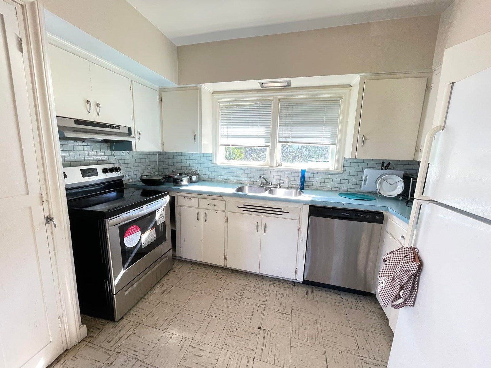 Listing Image 6