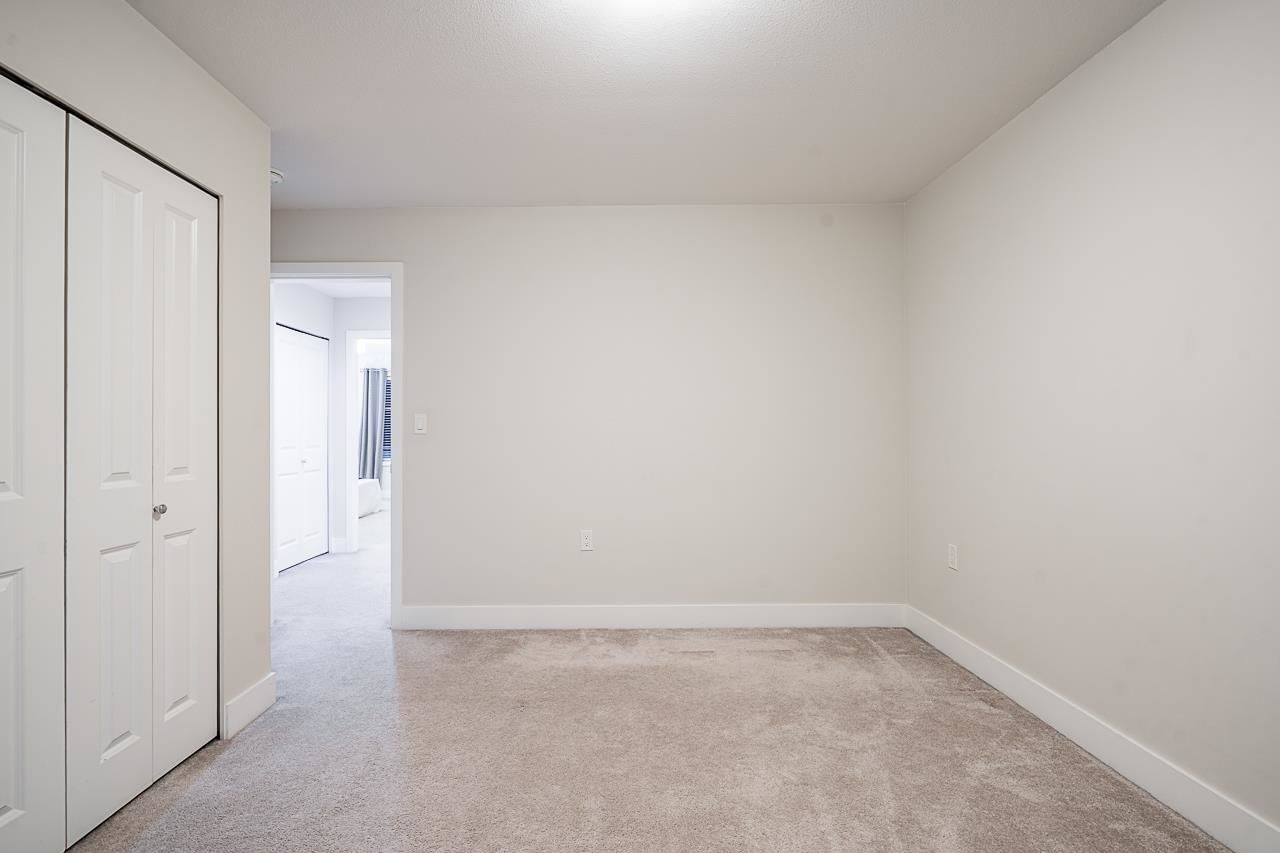 Listing Image 26