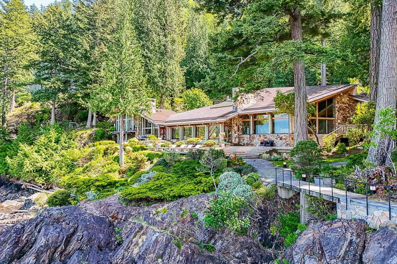 370-374 Smugglers Cove Road