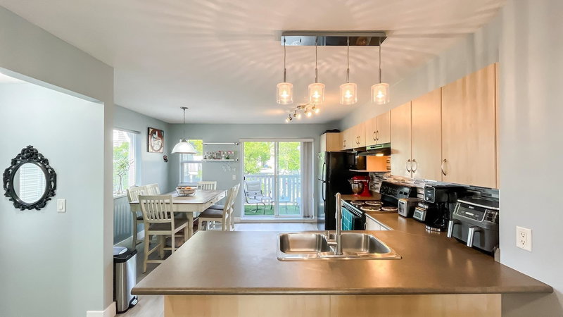 15871 85 Avenue #5, Surrey, British Columbia