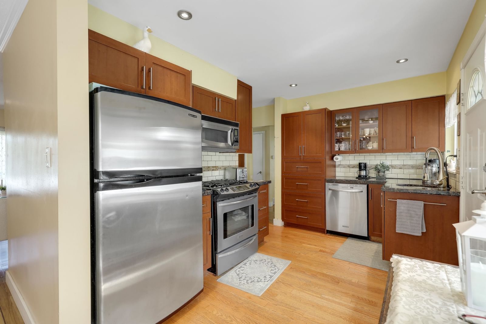Listing Image 2