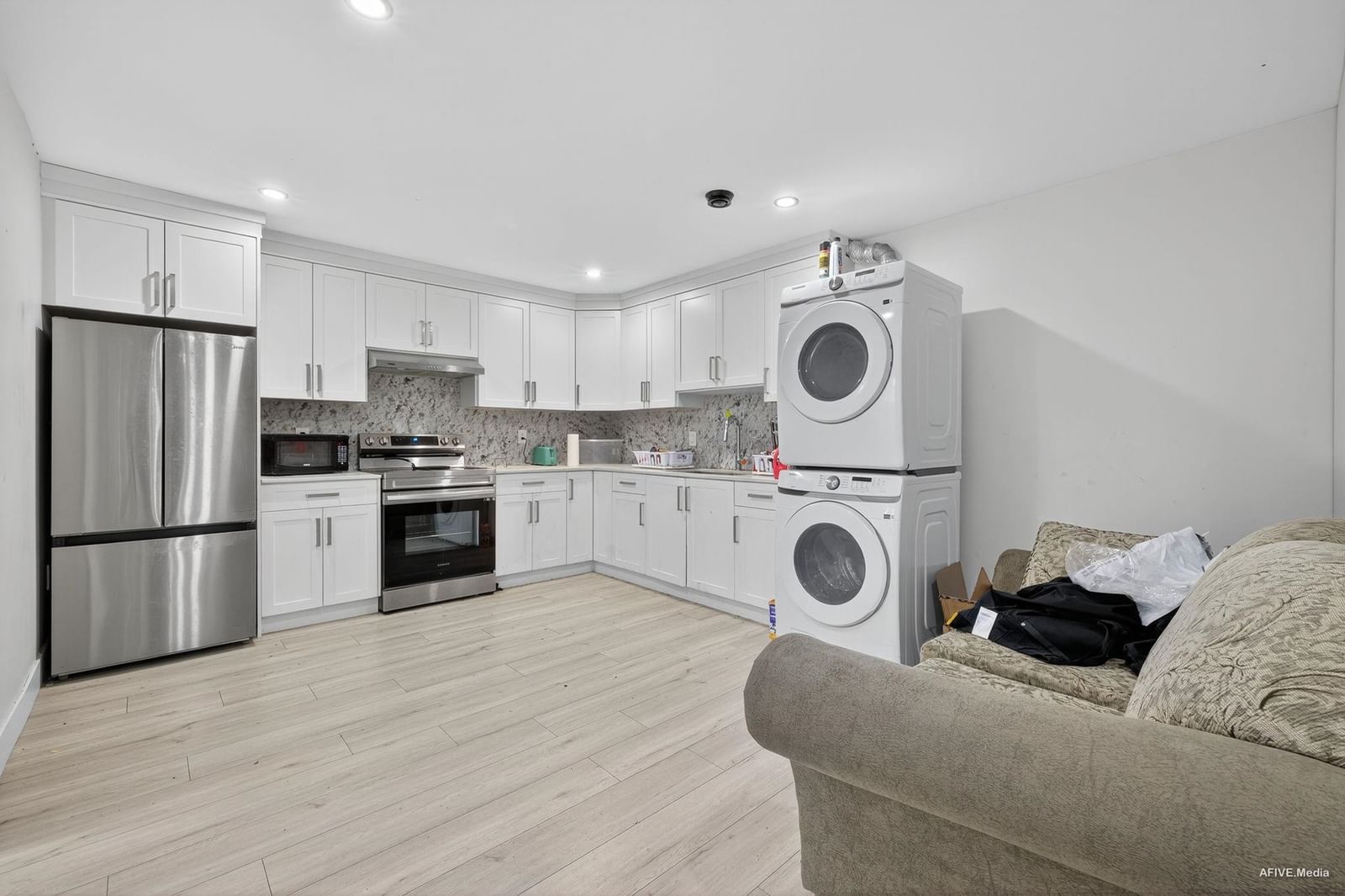 Listing Image 18