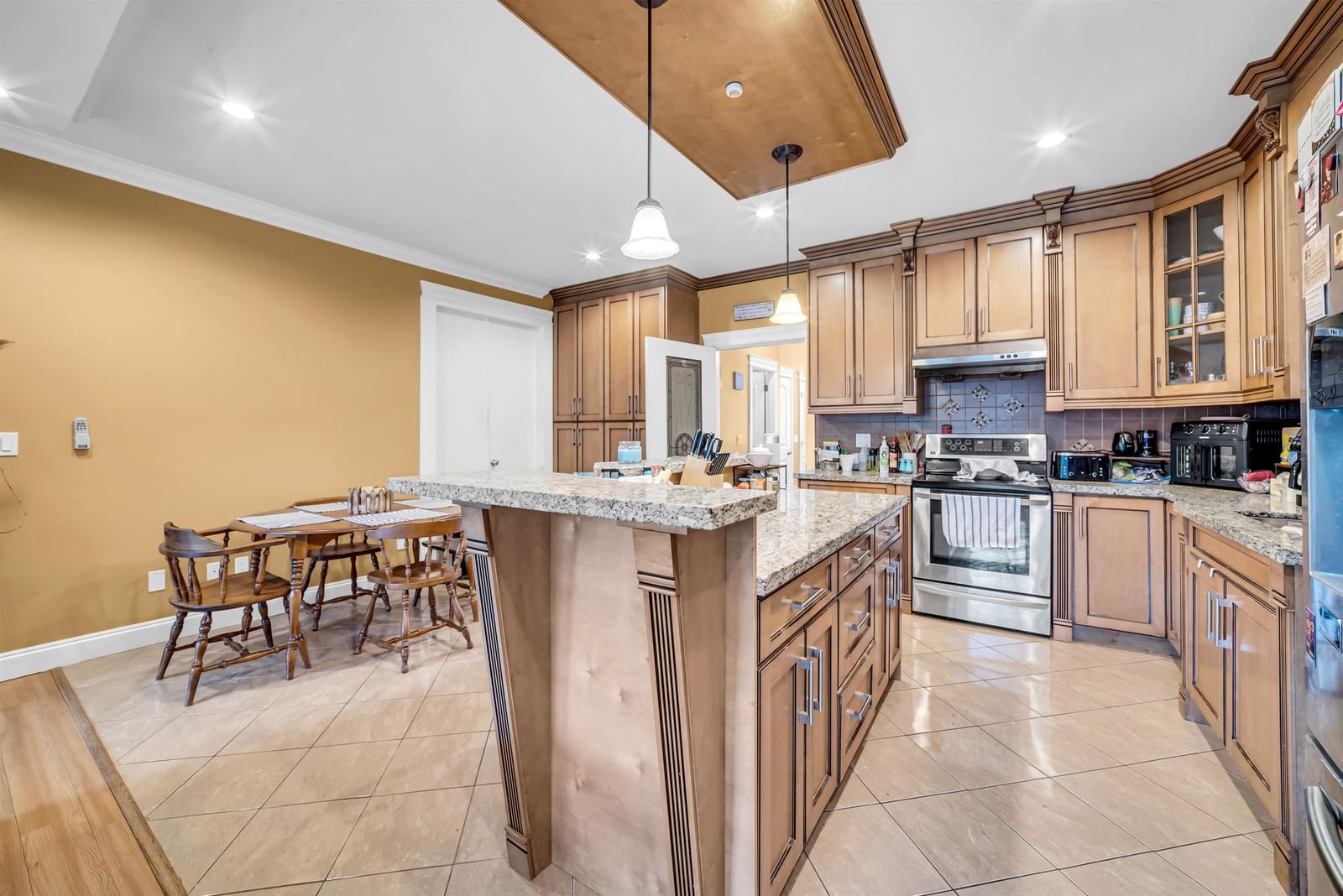 Listing Image 10