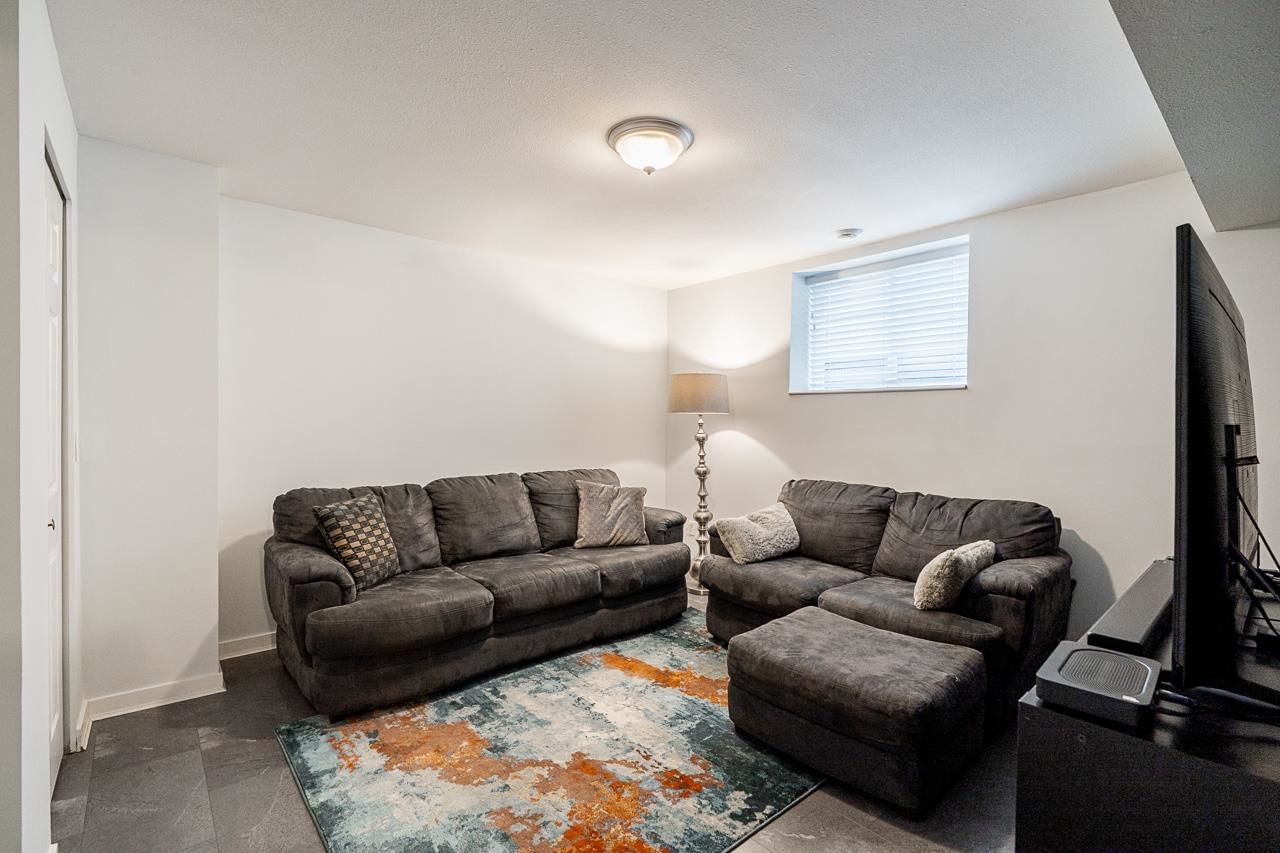Listing Image 24
